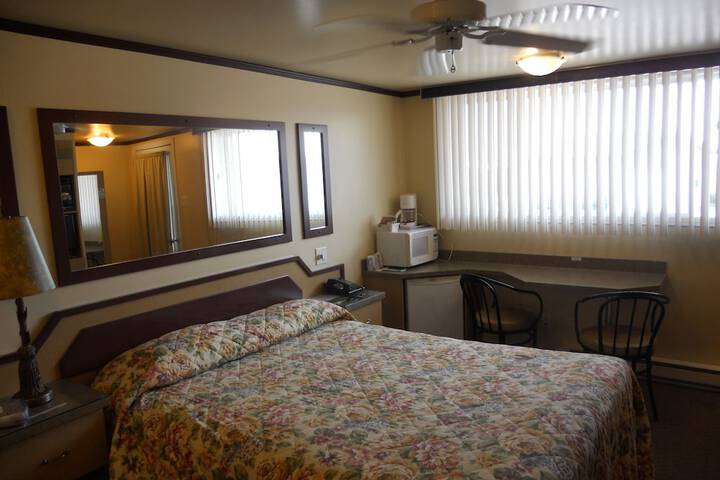 Room 12 of 48