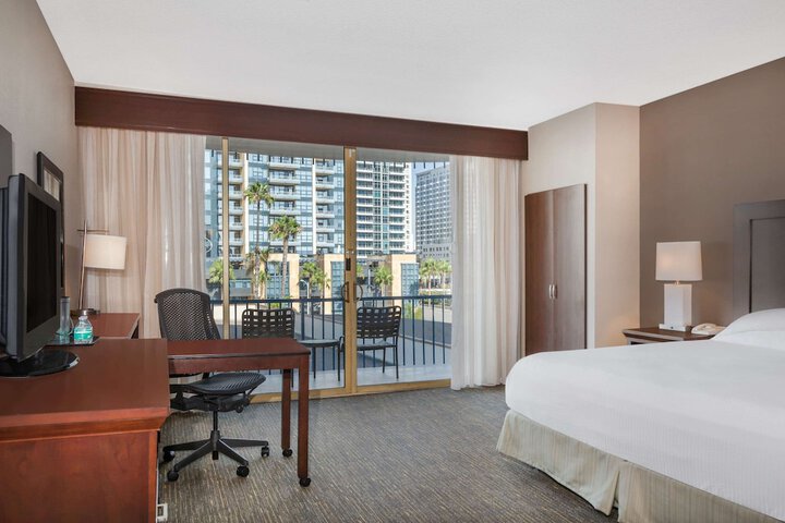Room 42 of 73