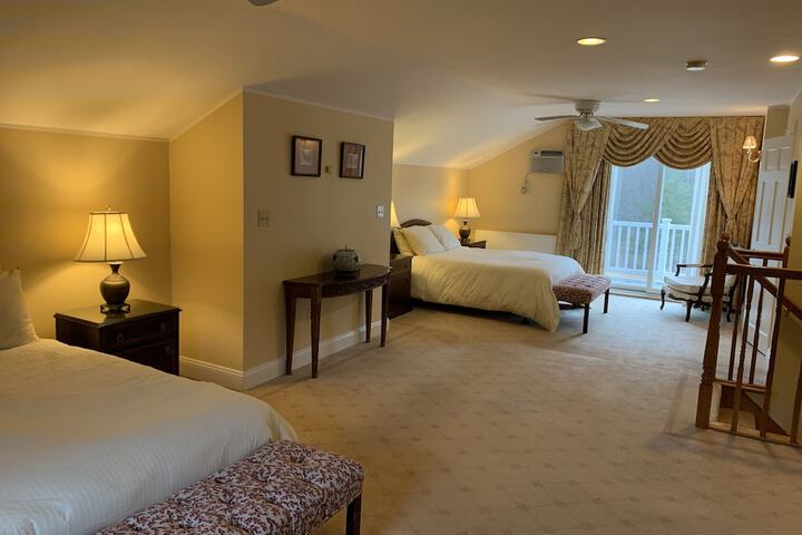 COPPERHOOD RETREAT & SPA