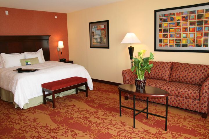 Room 33 of 85