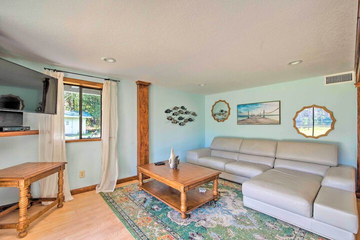 Riverfront Apt w / Kayak Launch in Dunnellon