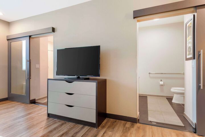 Room 13 of 26