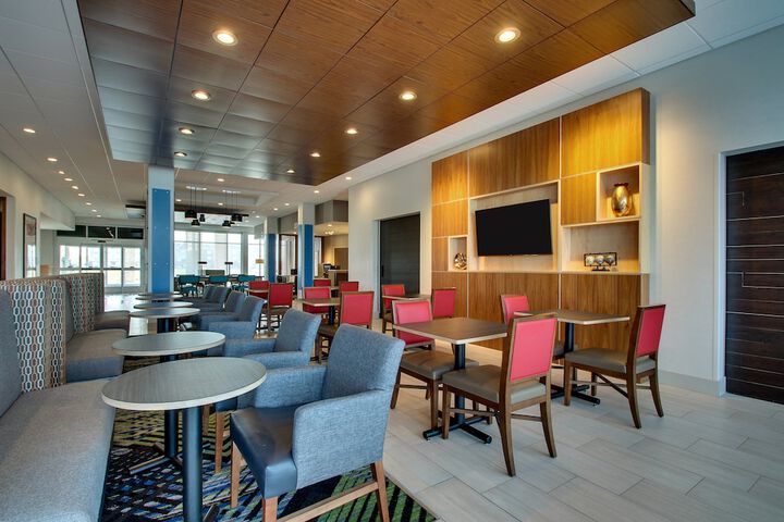 Holiday Inn Express & Suites Troy by IHG