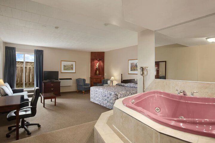 Travelodge by Wyndham Cambridge - Waterloo