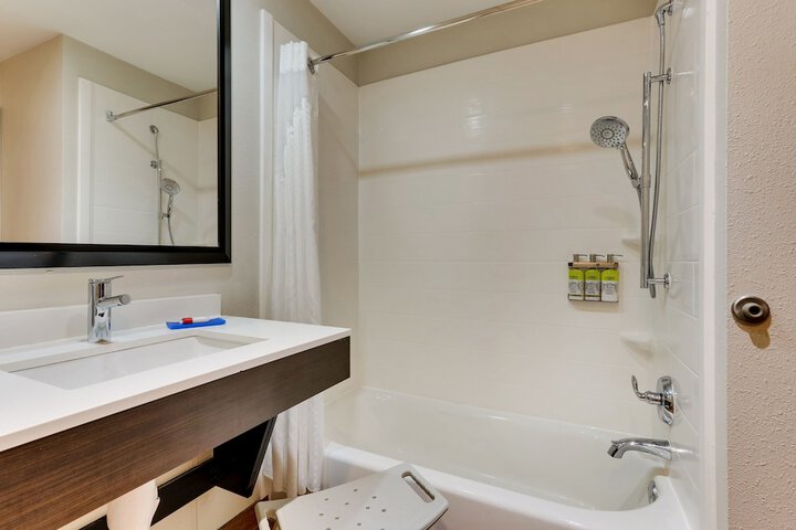 Holiday Inn Express & Suites Ardmore by IHG