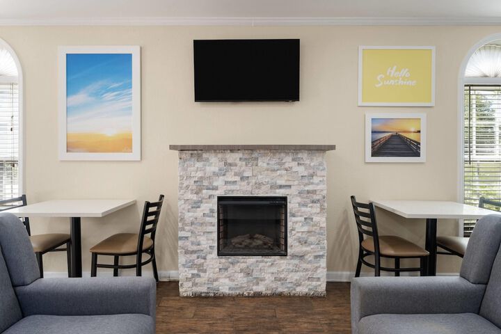 Days Inn by Wyndham Canton