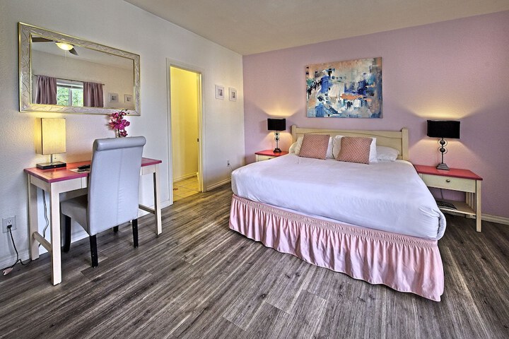 Room 30 of 53