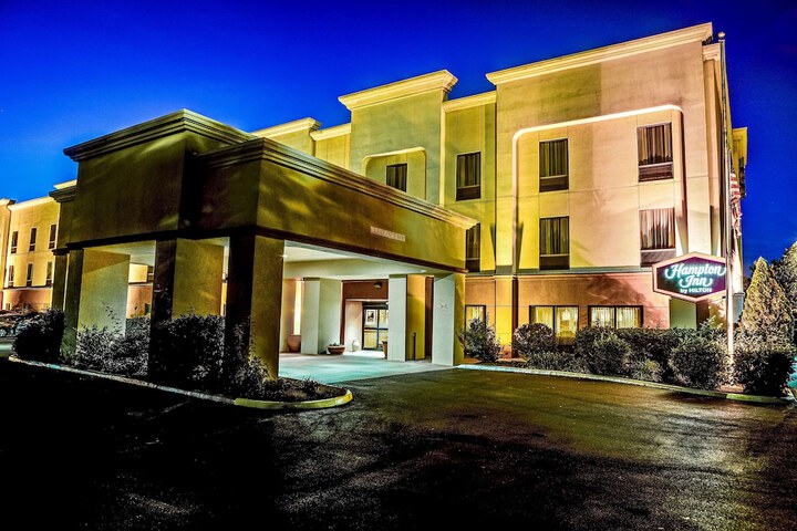 Hotel 2 of 75