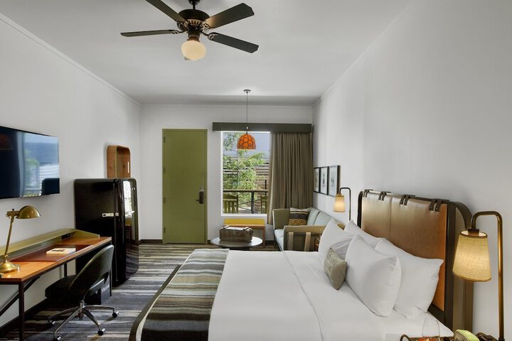 Cavalry Court by Valencia Hotel Collection