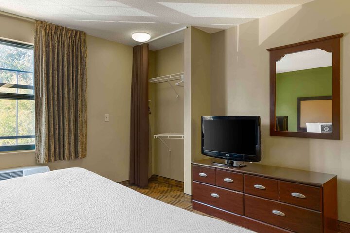 Extended Stay America Select Suites Hartford Manchester