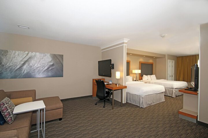 Room 15 of 25