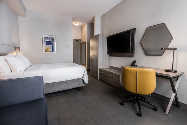 Room 51 of 89
