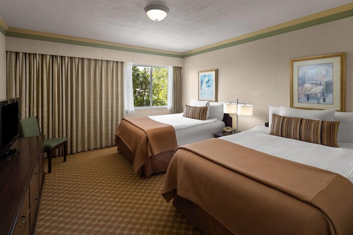 Royal Scot Hotel & Suites Trademark Collection by Wyndham