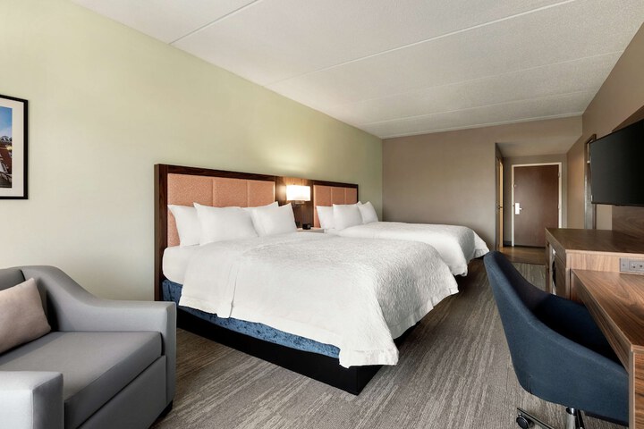 Room 33 of 44