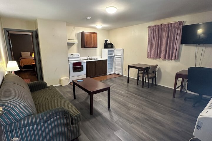 Room 4 of 11