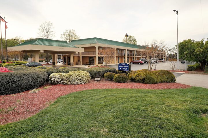 Hotel 8 of 81