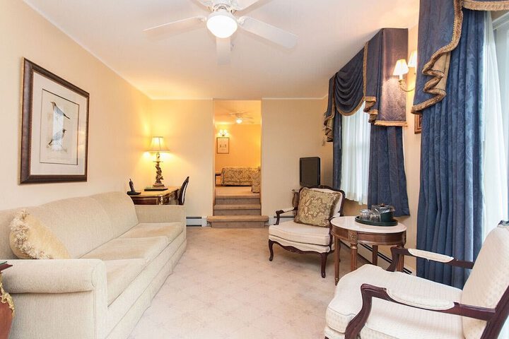 COPPERHOOD RETREAT & SPA