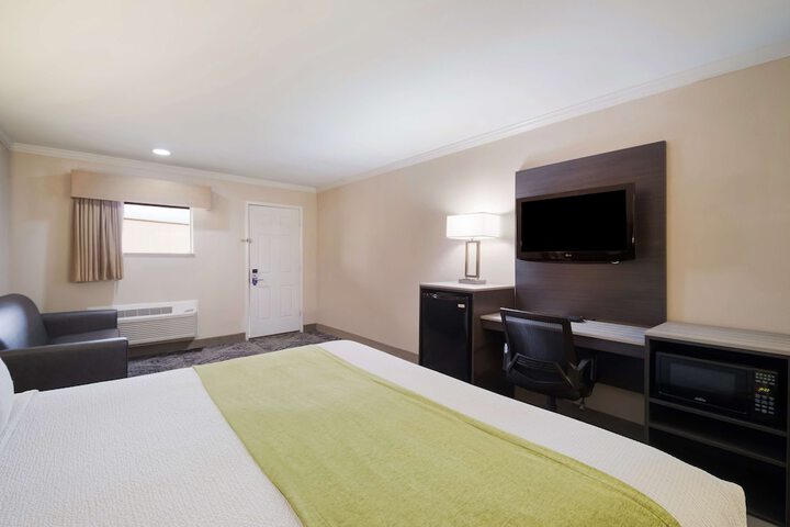 Room 13 of 30