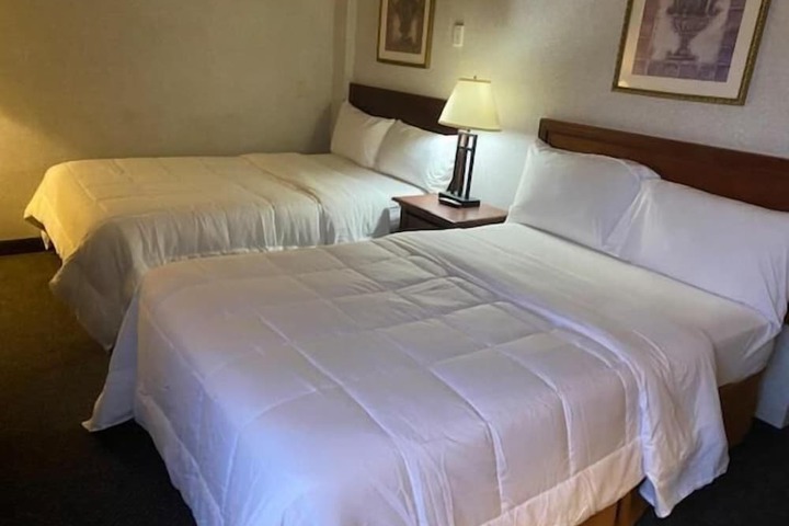 Room 17 of 34
