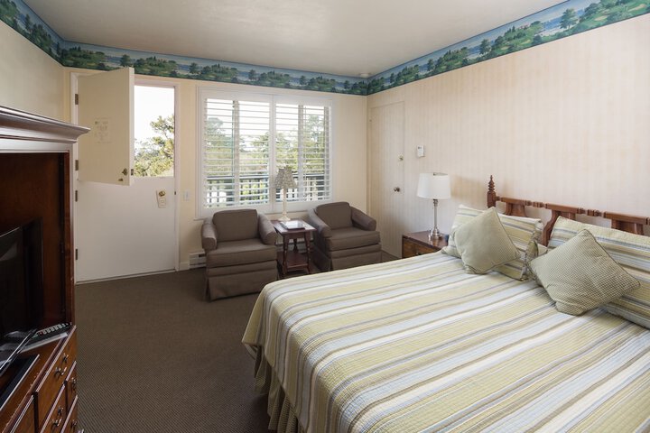 Room 35 of 74