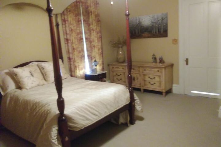 Room 26 of 32