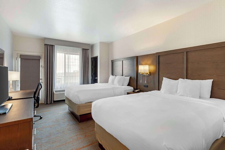 Comfort Inn & Suites Brighton Denver NE Medical Center