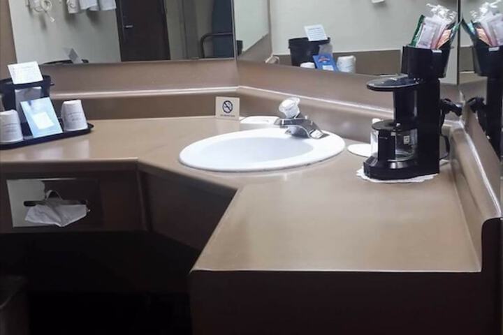 Room 17 of 23