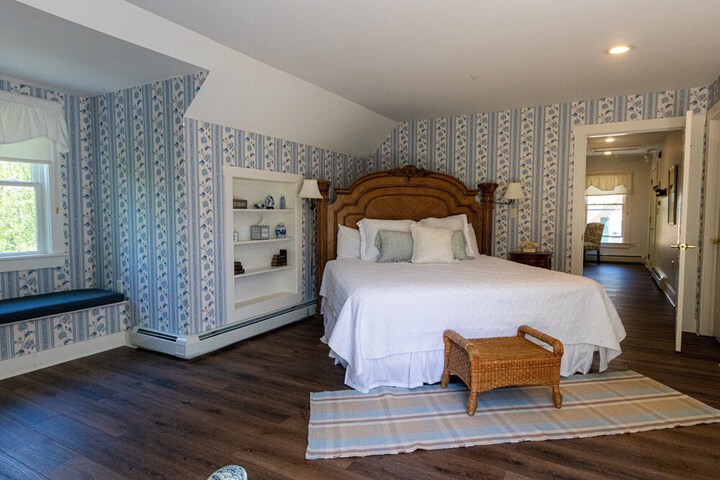 Room 14 of 60