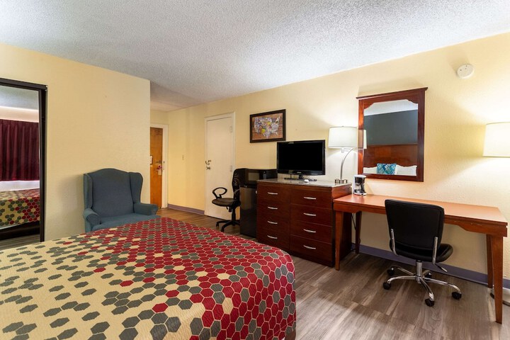 Room 14 of 22