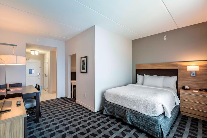 Room 25 of 49