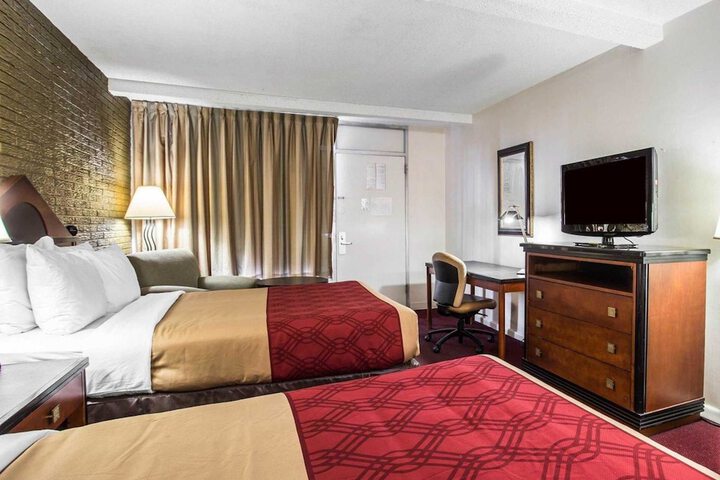 Room 33 of 33