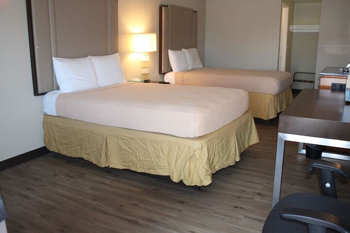 Room 9 of 39
