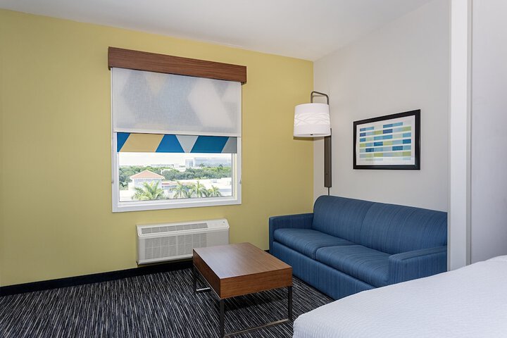 Room 21 of 43
