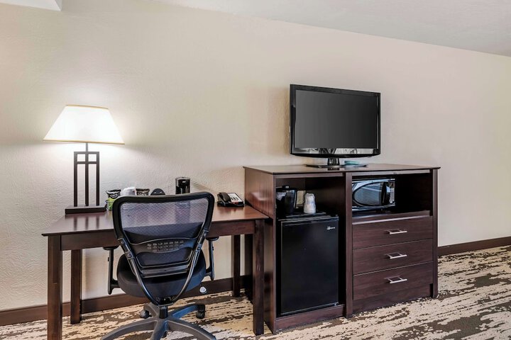 Room 33 of 43