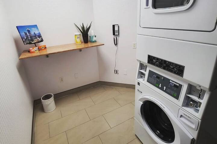 Room 13 of 28