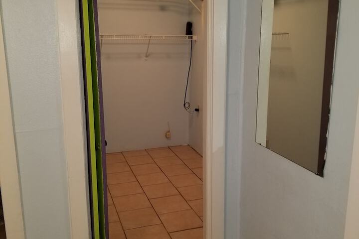 Room 8 of 12