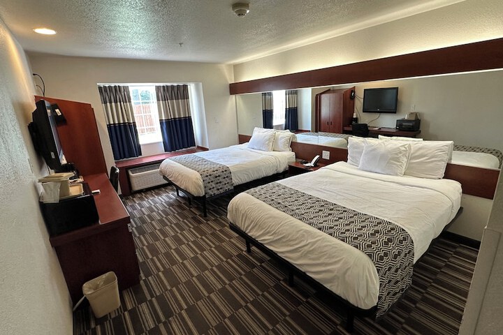 Microtel Inn & Suites by Wyndham Miami