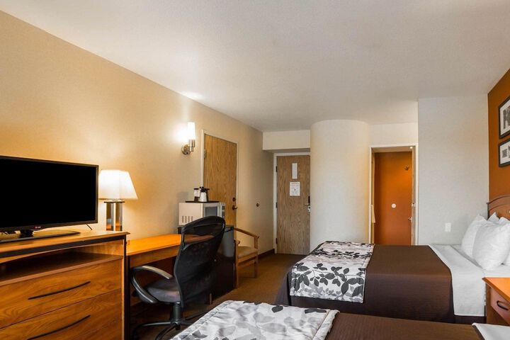 Room 12 of 25