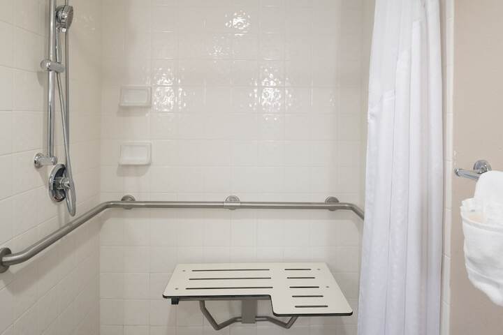Room 35 of 51