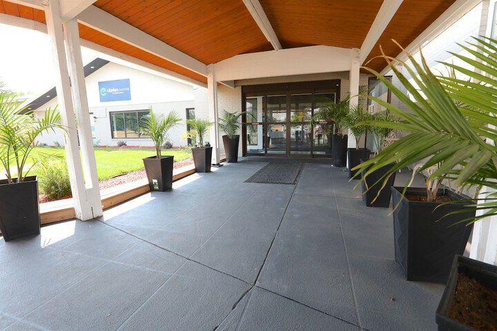 Hotel 4 of 84