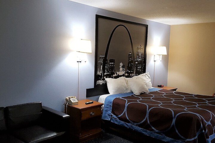 Super 8 by Wyndham OFallon MO / St. Louis Area