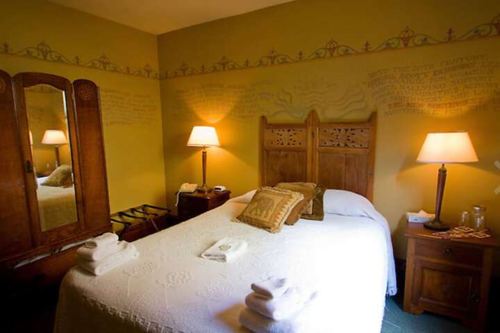 Room 18 of 44
