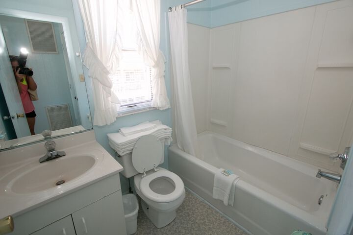 Room 46 of 199