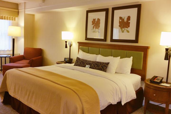 Room 40 of 49