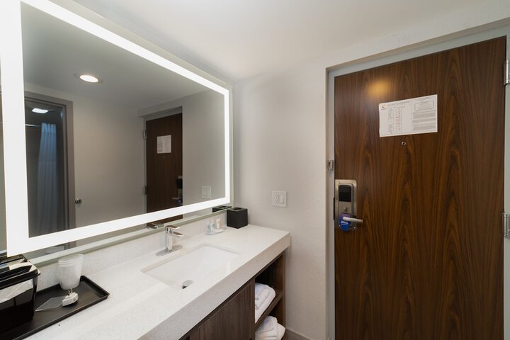 Room 36 of 108