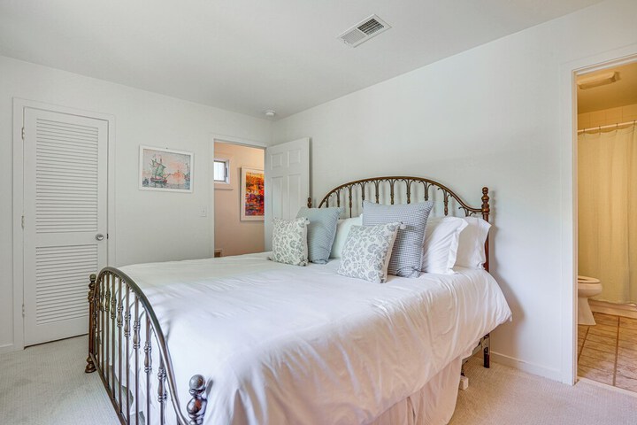 Kiawah Island Vacation Rental: Walk to Beach!