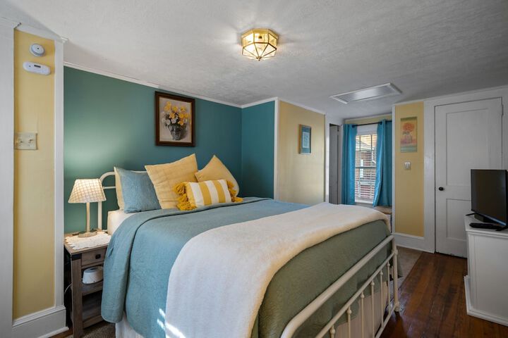 Room 32 of 50