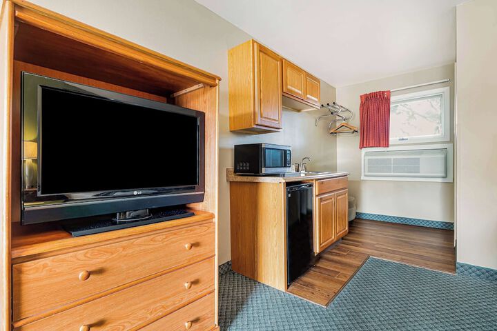 Room 54 of 61