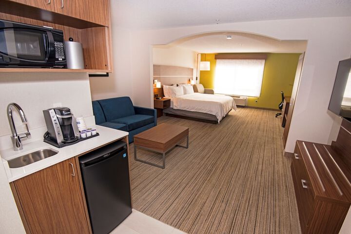 Room 16 of 34