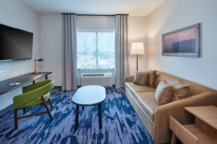Room 28 of 38